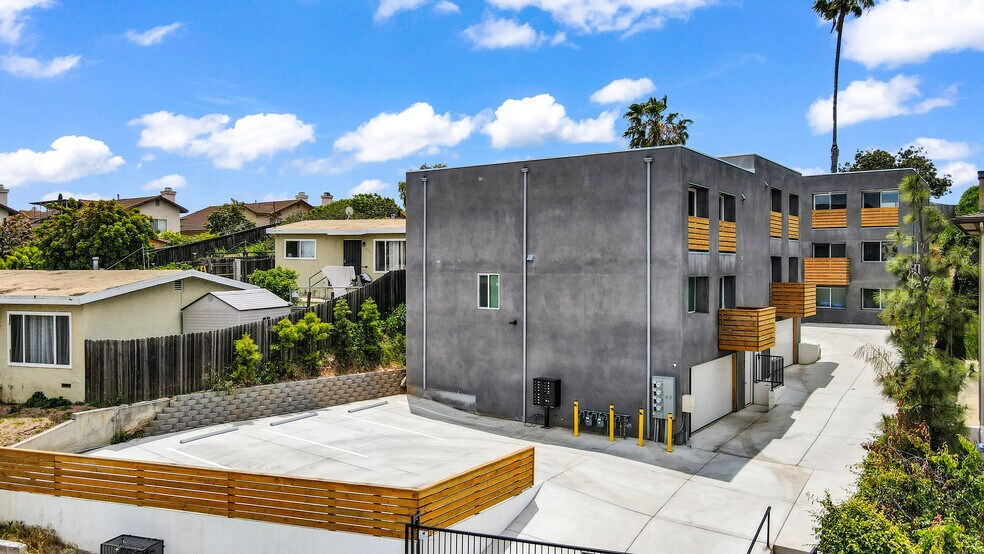 Primary Photo Of 4781 Cereza St, San Diego Apartments For Sale