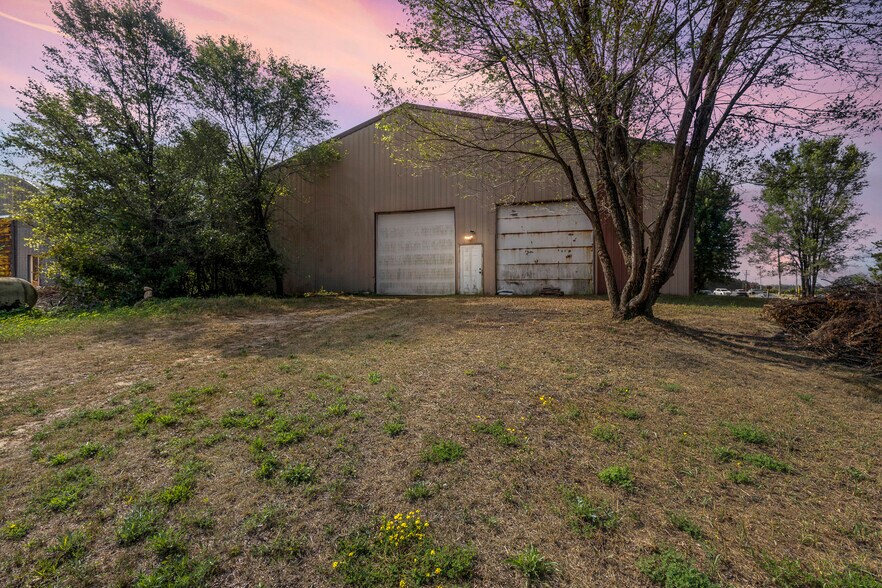 More Photos Of 3298 5th Ln, Oxford Warehouse For Sale