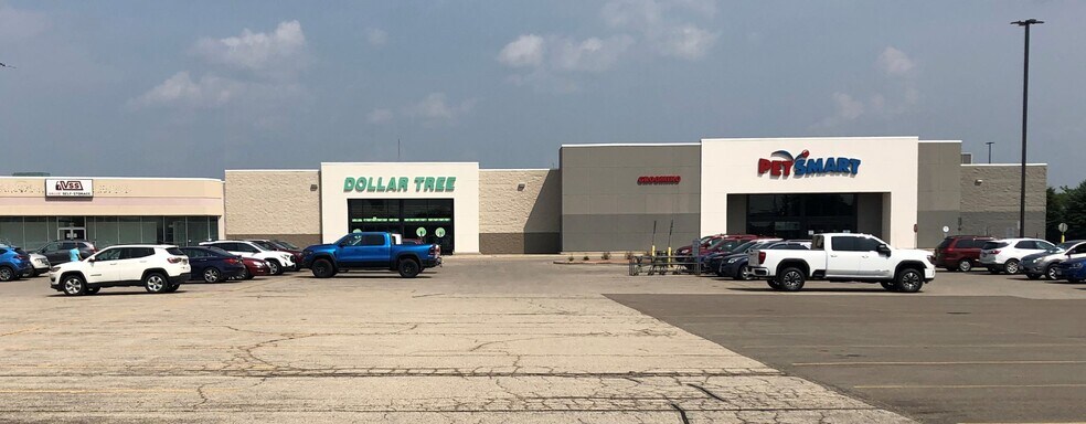 More Photos Of 443 N Rolling Meadows Dr, Fond Du Lac Freestanding For Lease