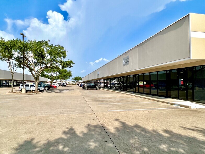 More Photos Of 13000 Murphy Rd, Stafford Unknown For Lease