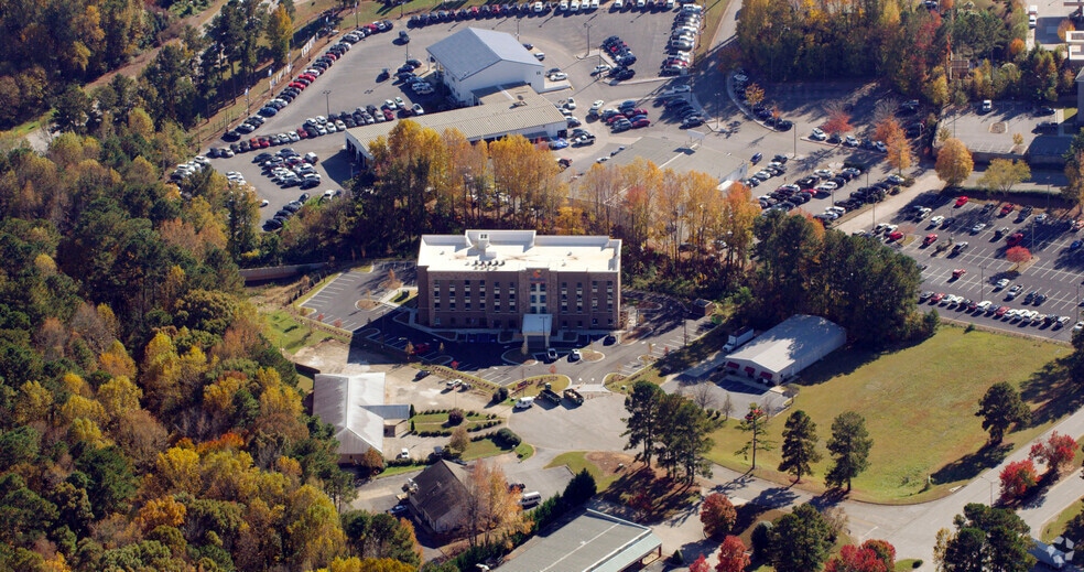 More Photos Of 45 Bledsoe Rd, Newnan Hotel For Sale