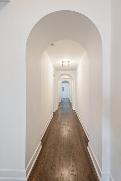 More Photos Of 1535 W Estes Ave, Chicago Multifamily For Sale