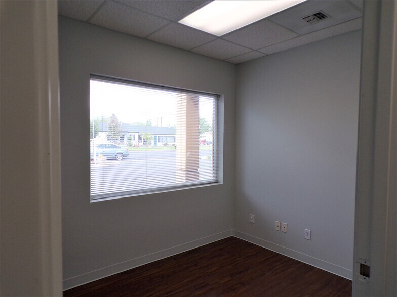 More Photos Of 750 NW 4th St, Prineville Office For Sale
