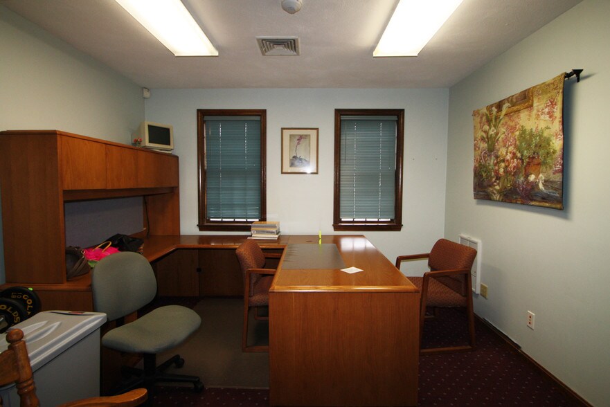 More Photos Of 2527 Cranberry Hwy, Wareham Office For Sale