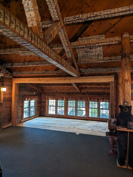 More Photos Of 32600 N State Route 44, Slate Run Hotel For Sale