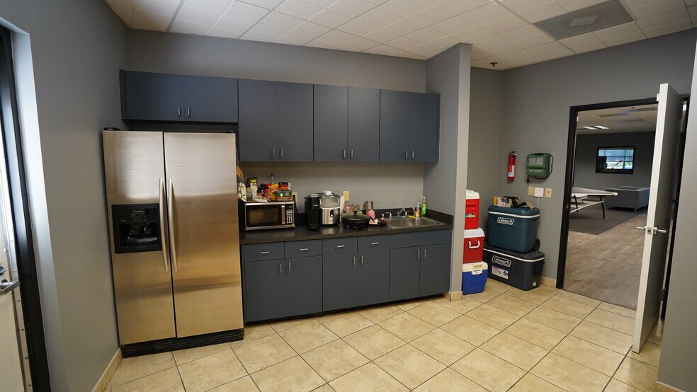 More Photos Of 731 Pilot Rd, Las Vegas Light Distribution For Lease