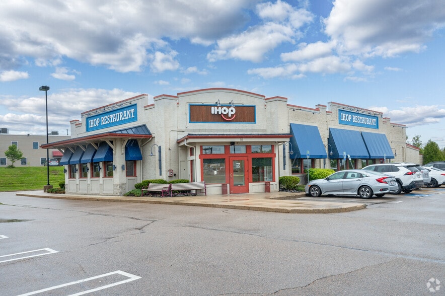 Primary Photo Of 10 Shops At 5 Way, Plymouth Restaurant For Lease