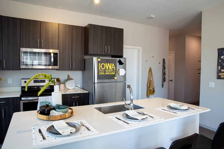 More Photos Of 104 E 7th St, Coralville Apartments For Lease