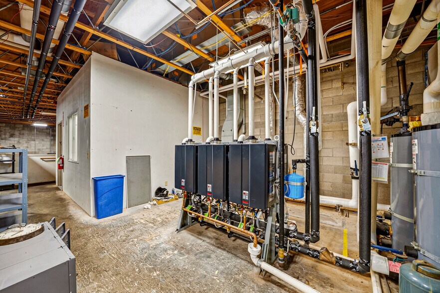 More Photos Of 710 Jefferson Ave, Ashland Light Manufacturing For Lease