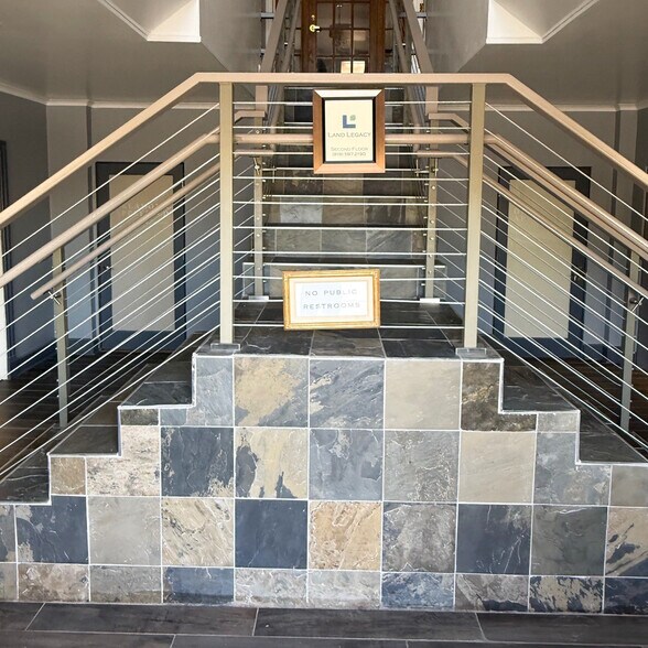 More Photos Of 816-822 E 6th St, Tulsa Office For Lease