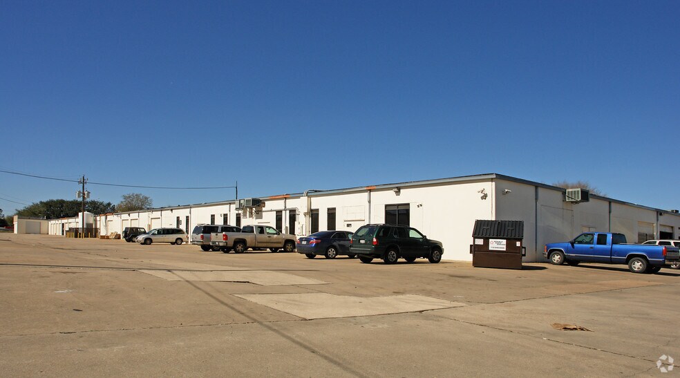 More Photos Of 1700-1750 W Sam Houston Pky N, Houston Unknown For Lease