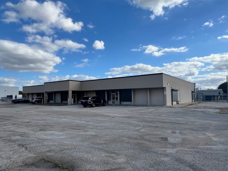 Primary Photo Of 12455 Beechnut St, Houston Medical For Lease