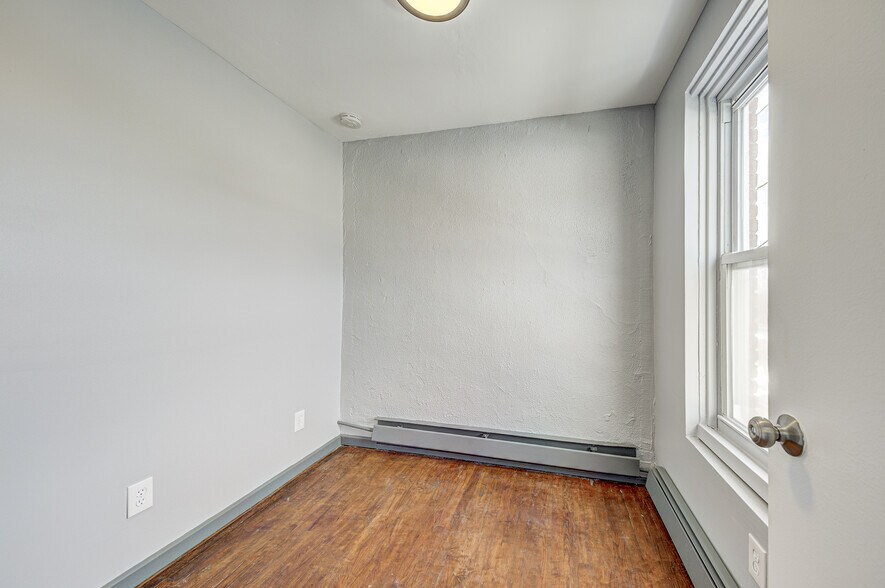 More Photos Of 137 William St, Newburgh Apartments For Sale