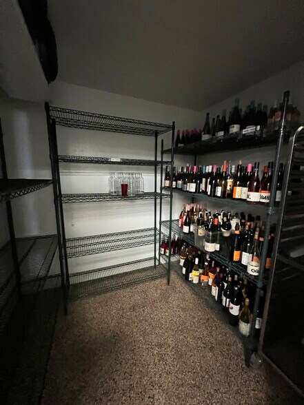 More Photos Of 1200 E 5th St, Los Angeles Restaurant For Lease