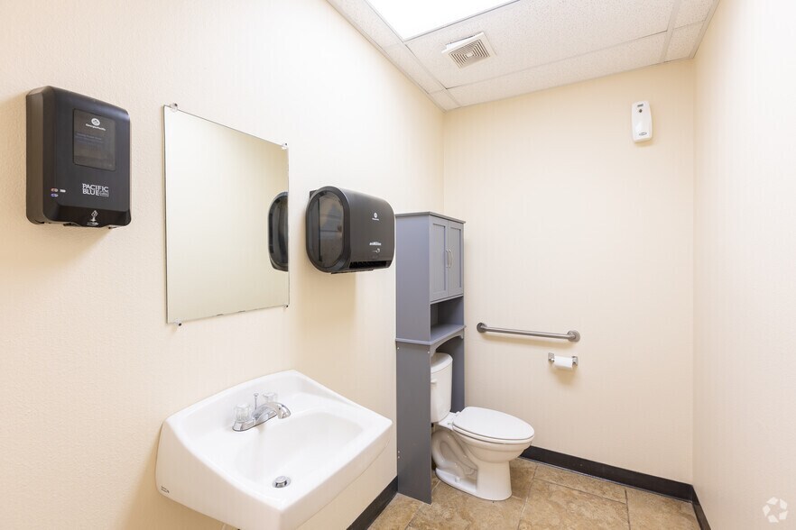 More Photos Of 8801 W County Road 127, Midland Warehouse For Lease