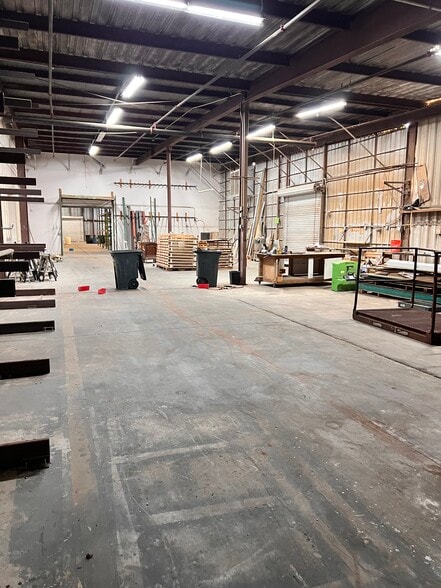 More Photos Of 500 W Orange Blossom Trl, Apopka Manufacturing For Lease