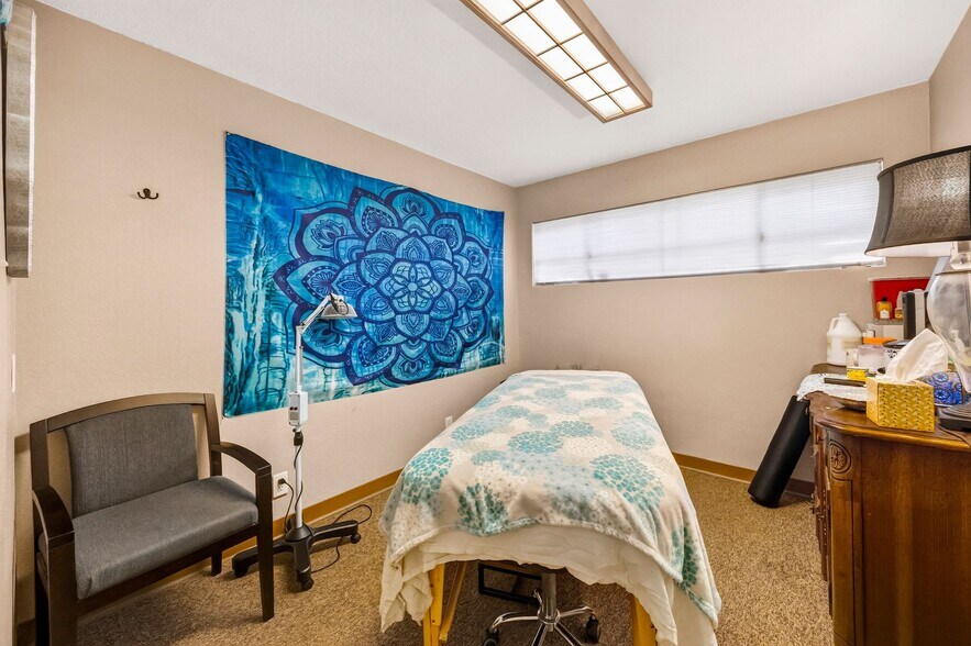 More Photos Of 6407 Skyway, Paradise Medical For Sale