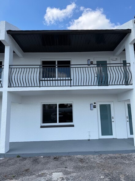 More Photos Of 2700 Evans Ave, Fort Myers Light Manufacturing For Lease