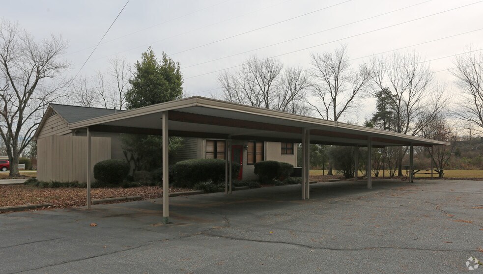 More Photos Of 2211 Eastchester Dr, High Point Office For Sale