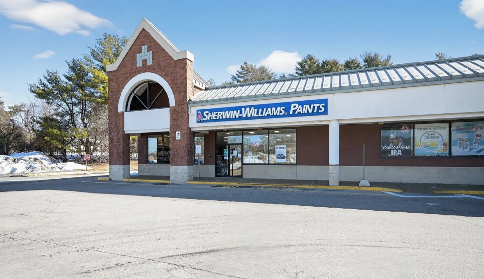 More Photos Of 1050-1078 N Main St, Dayville Freestanding For Lease