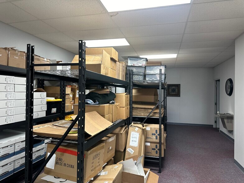 More Photos Of 7531 E Bartlett Corp Cv, Memphis Flex For Lease