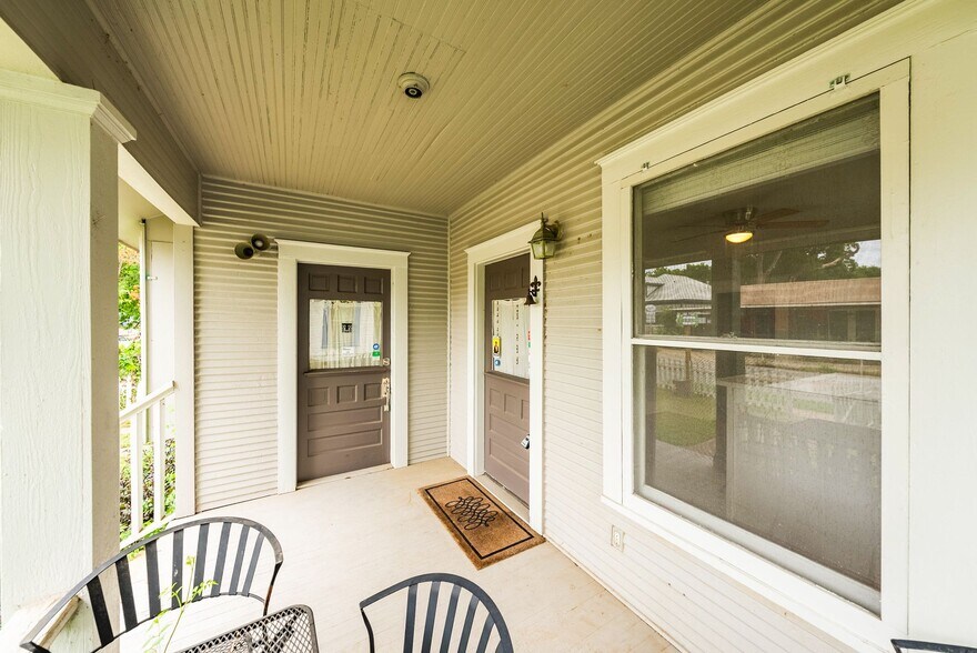 More Photos Of 2032 E Cesar Chavez St, Austin Office Residential For Sale