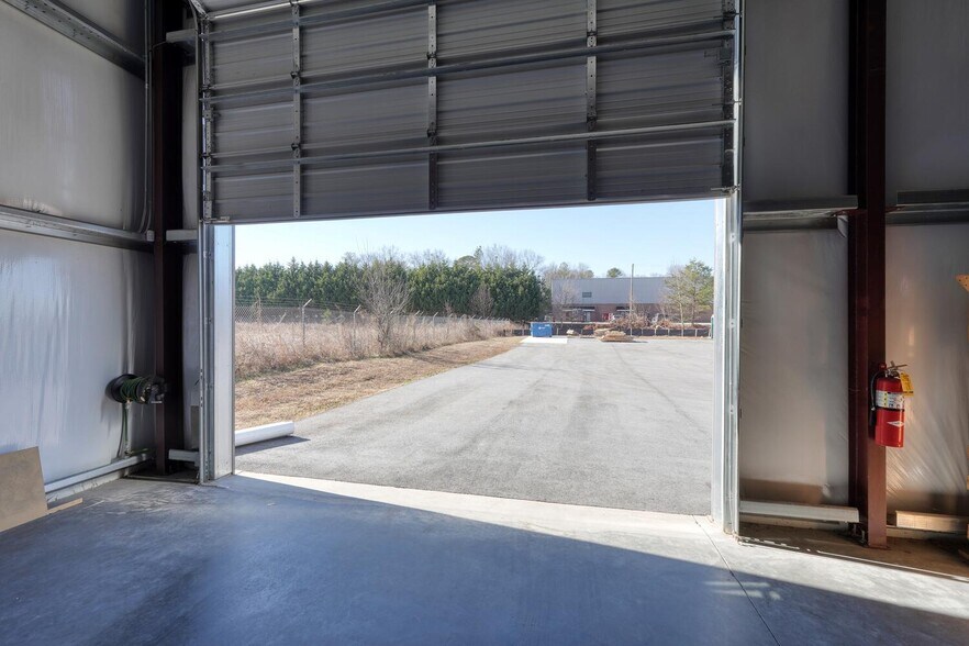 More Photos Of 3663 Southland Dr, Flowery Branch Warehouse For Sale