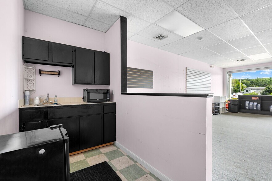 More Photos Of 102 Bridge Rd, Salisbury Office For Lease