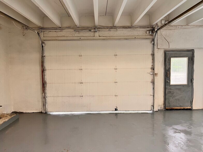 More Photos Of 205 S Main St, Bethel Freestanding For Sale