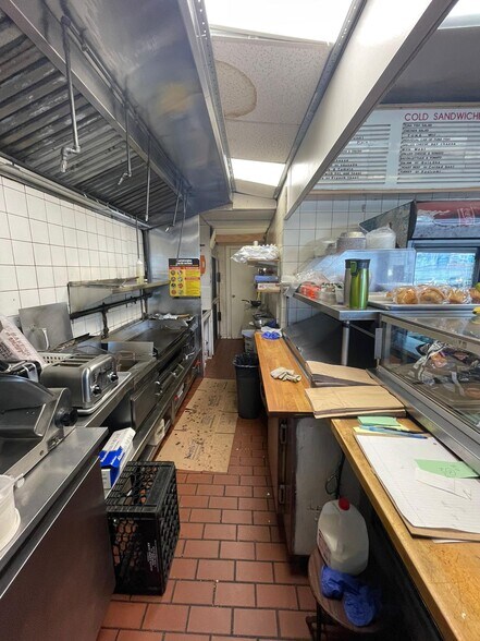 More Photos Of 47-05 Metropolitan Ave, Ridgewood Warehouse For Lease