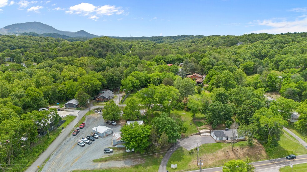 More Photos Of 1011 Old Knoxville Hwy, Sevierville Specialty For Sale