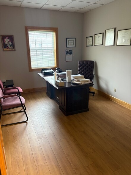 More Photos Of 18 Limestone Dr, Buffalo Office For Lease