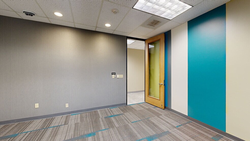 More Photos Of 4800 Sugar Grove Blvd, Stafford Office For Lease