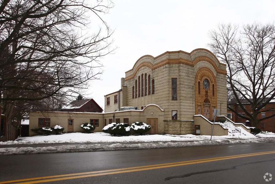 Primary Photo Of 908 Highland Ave, New Castle Religious Facility For Sale