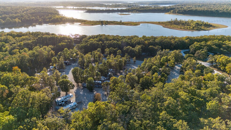 More Photos Of 670 SE 803rd Rd, Clinton Marina For Sale