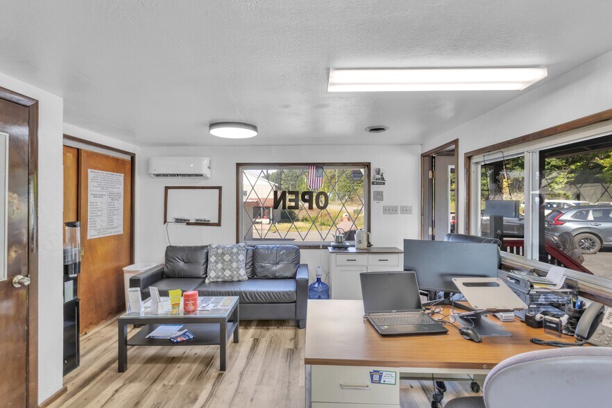 More Photos Of 548 Hill St, Mc Grann Flex For Sale
