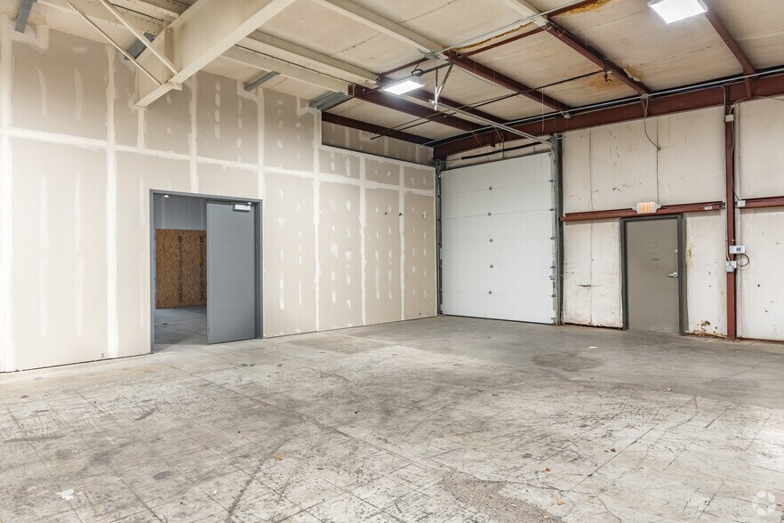 More Photos Of 3970 Staunton Tpke, Parkersburg Light Distribution For Lease