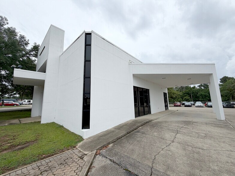 More Photos Of 2419 W Tennessee St, Tallahassee Auto Dealership For Lease