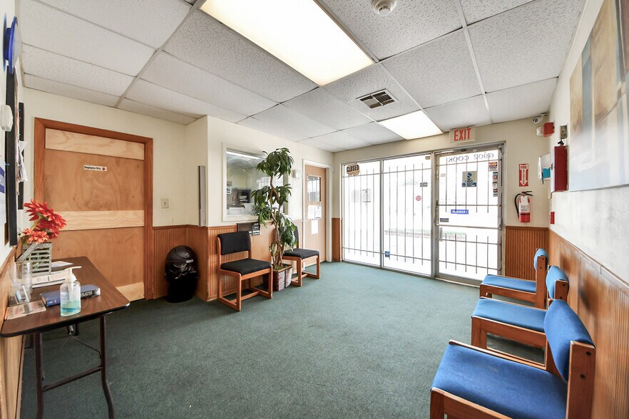 More Photos Of 6902 Cook Rd, Houston Flex For Lease