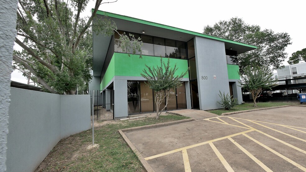 More Photos Of 800 Tully Rd, Houston Office For Lease