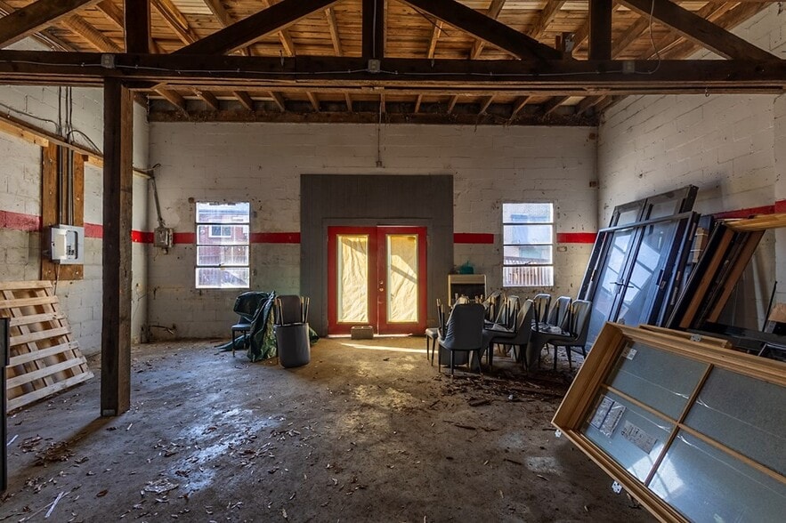 More Photos Of 44 N Church St, Ellijay General Retail For Sale