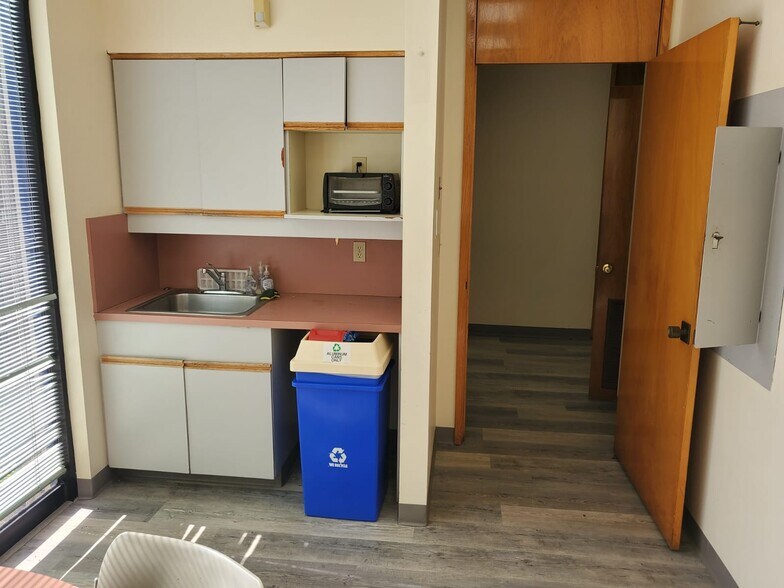 More Photos Of 1750 NE 8th St, Homestead Bank For Sale