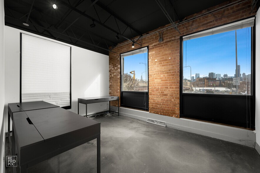 More Photos Of 1322 W Walton St, Chicago Light Distribution For Lease
