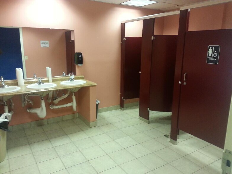 More Photos Of 351 Marietta St NW, Atlanta Service For Sale