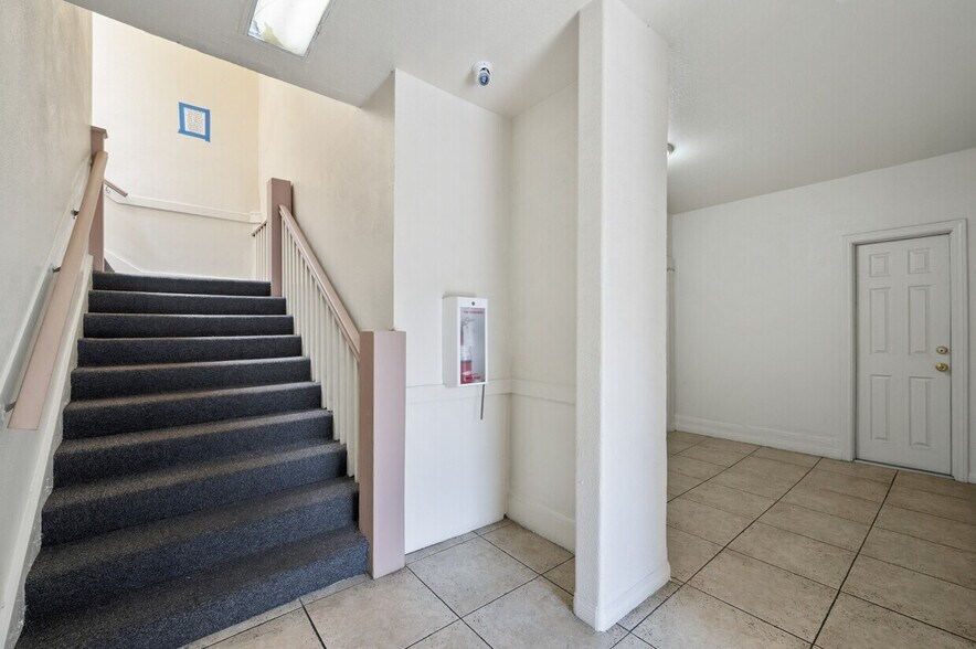 More Photos Of 709 S Centre St, San Pedro Storefront Retail Residential For Sale