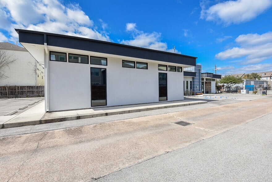 More Photos Of 8703 Meadowcroft Dr, Houston Medical For Lease