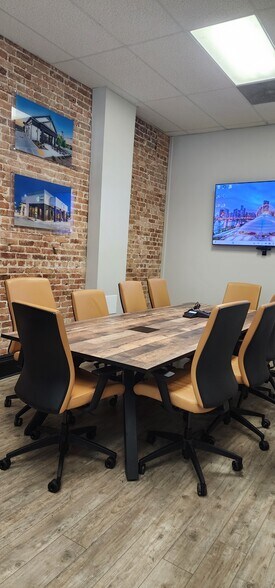 More Photos Of 217-219 E Washington St, Greenville Storefront Retail Office For Lease
