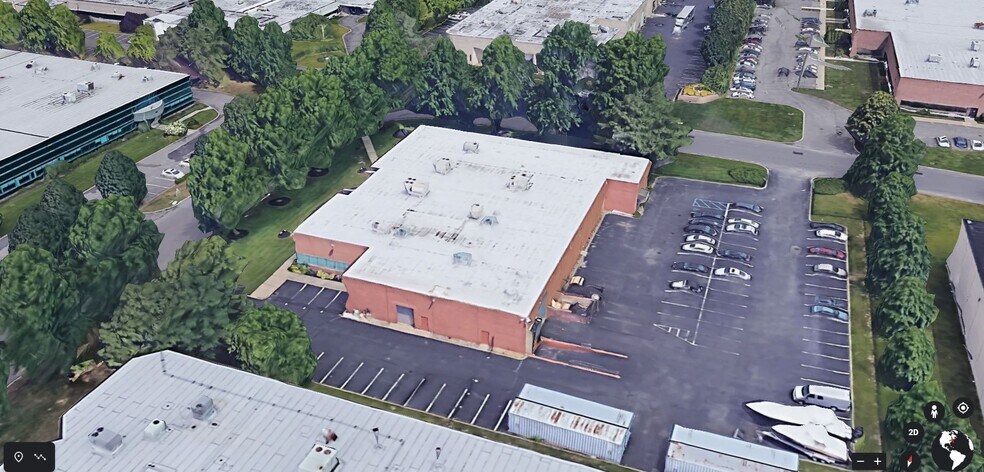 More Photos Of 48 Mall Dr, Hauppauge Light Manufacturing For Lease