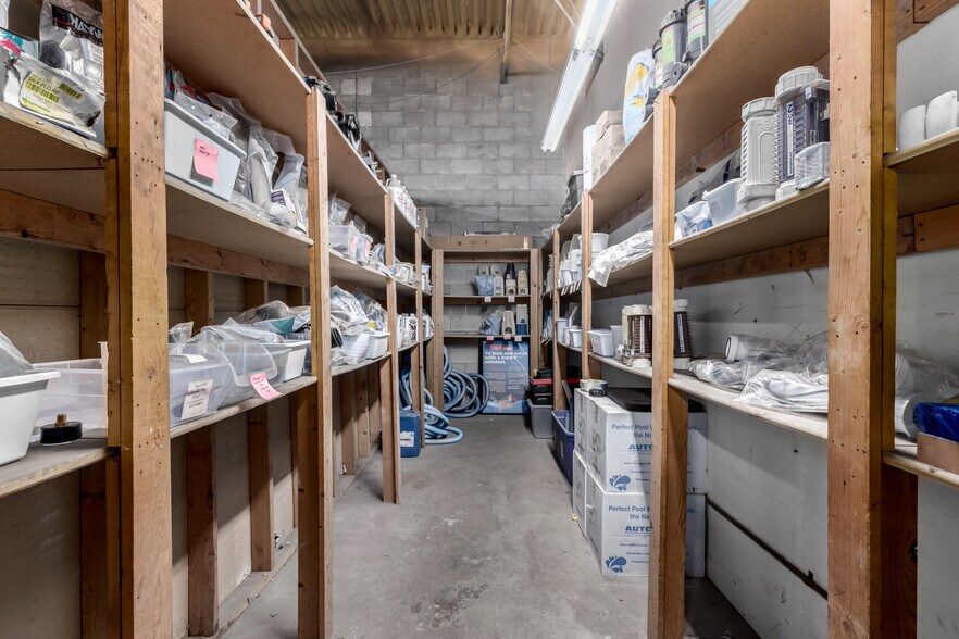 More Photos Of 411 W Gemini Dr, Tempe Warehouse For Sale