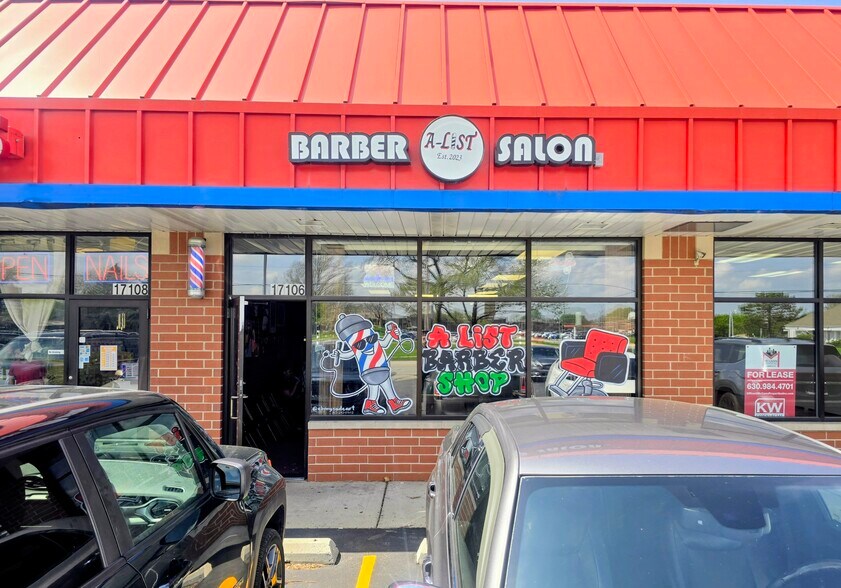 More Photos Of 17100-17114 S Park Ave, South Holland Storefront Retail Office For Lease